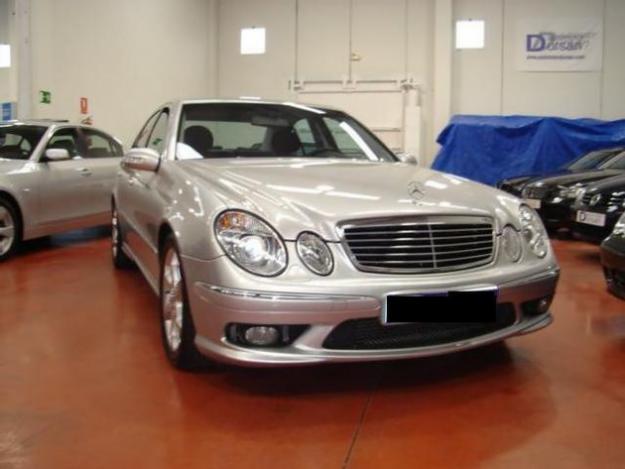 Venta de coche Mercedes E 270 CDI AMG '04 en Madrid