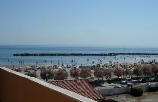 Apartamento : 4/6 personas - vistas a mar - rimini  rimini (provincia de)  emilia-romana  italia