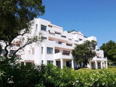 Apartamento con 2 dormitorios se vende en Marbella, Costa del Sol