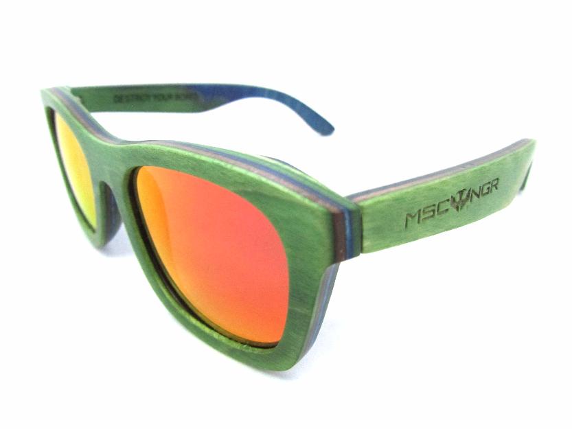 Gafas de madera modelo skate green de la marca mosca negra street wear