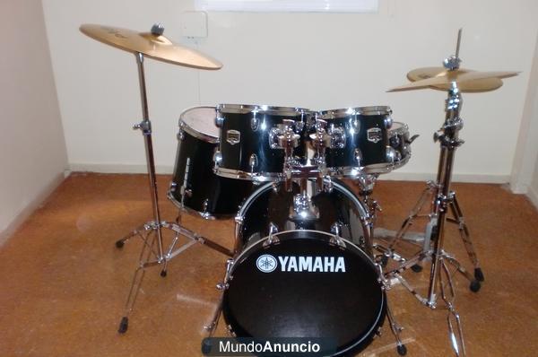 vendo bateria acustica y amflificador y moto