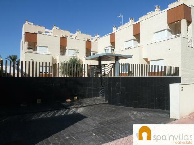 Duplex 2 dormitorios, 2 baños, 1 garajes, Seminuevo, en Torrevieja, Alicante