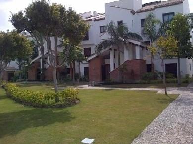 Apartamento con 2 dormitorios se vende en Estepona, Costa del Sol