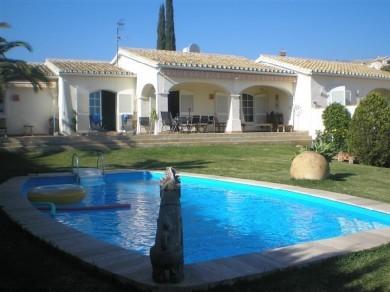 Chalet con 5 dormitorios se vende en Mijas Costa, Costa del Sol