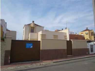 Chalet con 2 dormitorios se vende en Orihuela, Vega Baja Torrevieja