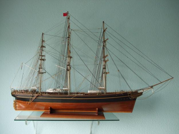 Hago maquetas de barcos y reparo