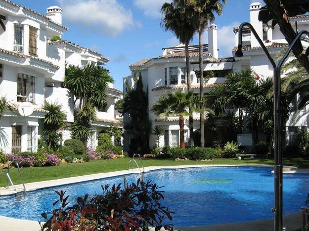 Apartamento a la venta en Nueva Andalucía Costa del Sol