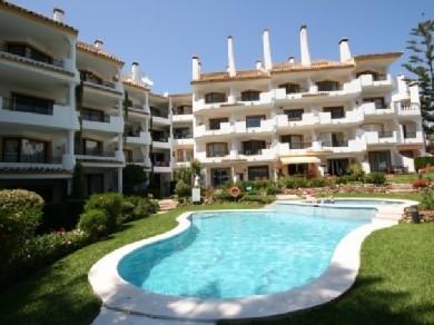 Apartamento con 3 dormitorios se vende en Marbella, Costa del Sol