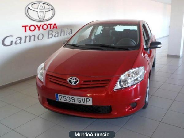 Toyota AURIS 1.4 D-4D live 5p