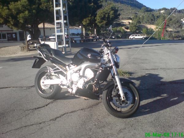 CAMBIO FZ6 NAKED 2004 POR DEPORTIVA 600