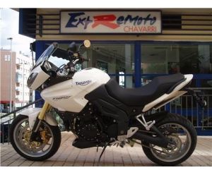 TRIUMPH TIGER 1050