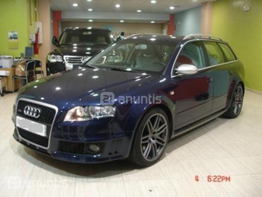 Audi RS4 color azul