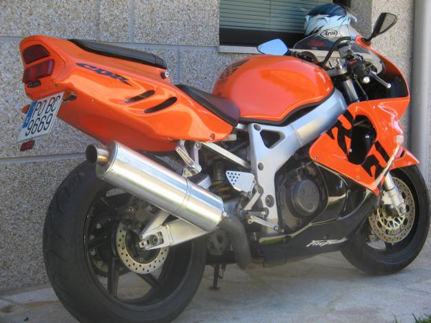 HONDA CBR RR 900