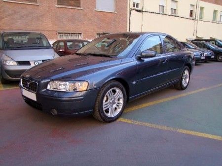 VOLVO S60 2.4D MOMENTUM 163 - Madrid