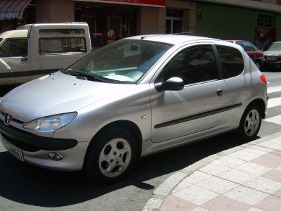 PEUGEOT 206 XTD 1.9 3P - Leon