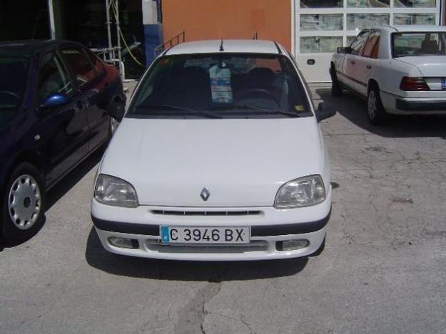 Venta de coche Renault Clio '98 en Cee