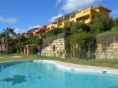 Apartamento con 3 dormitorios se vende en Casares Costa, Costa del Sol