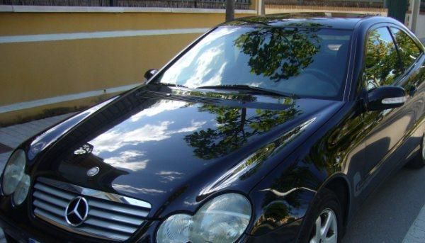 VENDO MERCEDES SPORT COUPE 22Ocdi negro como nuevo junio 2002, revisiones en casa oficial, nacional, un solo dueño, itv