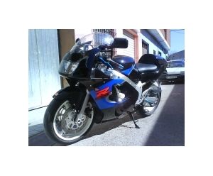 SUZUKI GSX R600