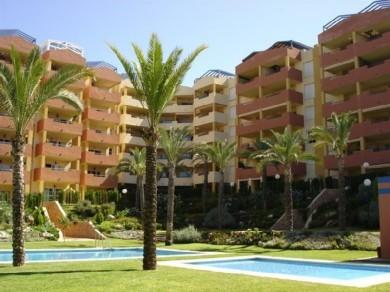 Apartamento con 2 dormitorios se vende en Estepona, Costa del Sol