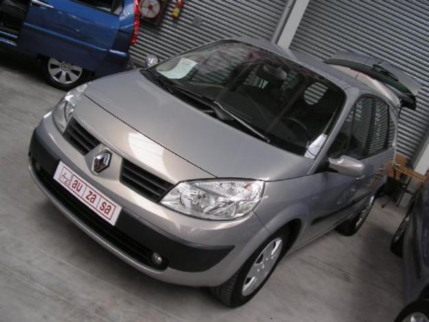 Venta de coche Renault GRAN SCENIC  DCI   105cv '05 en Zamora