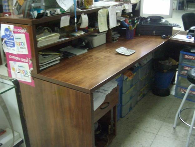 Vendo  2 Mostradores de madera