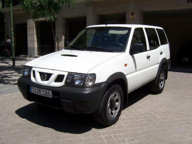 Venta de coche Nissan TERRANO II 2.7 TDI COMFORT 5p '02 en Madrid