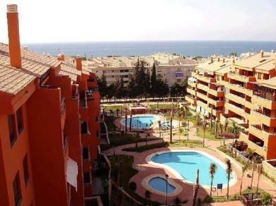 Apartamento con 2 dormitorios se vende en Marbella, Costa del Sol