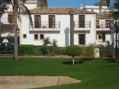 Chalet con 3 dormitorios se vende en Estepona, Costa del Sol