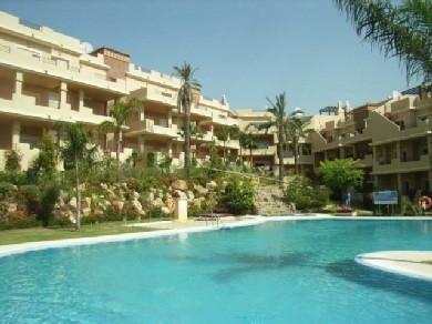 Apartamento con 3 dormitorios se vende en Estepona, Costa del Sol