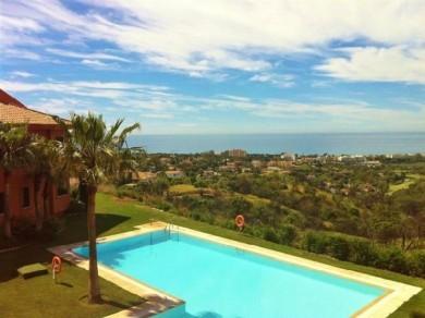 Apartamento con 3 dormitorios se vende en Marbella, Costa del Sol