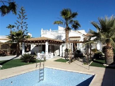 Chalet con 3 dormitorios se vende en Playa Flamenca, Costa Blanca