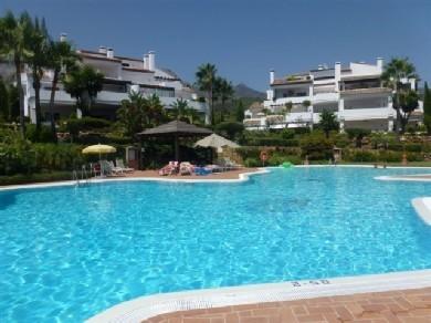 Apartamento con 4 dormitorios se vende en Marbella, Costa del Sol