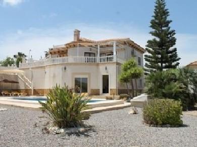 Chalet con 5 dormitorios se vende en San Miguel de Salinas, Vega Baja Torrevieja