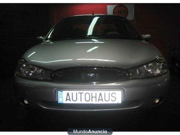 Ford Mondeo 2.0i 16v Ghia \