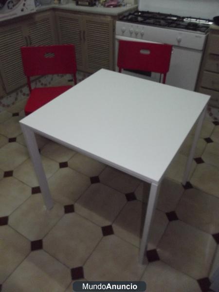 Juego de sillas y mesa de cocina IKEA