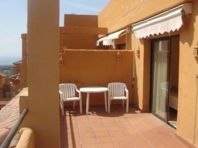 Apartamento con 3 dormitorios se vende en Estepona, Costa del Sol