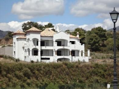 Chalet con 6 dormitorios se vende en Benahavis, Costa del Sol