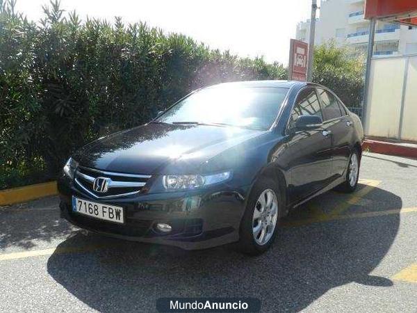 Honda Accord 2.2i-CTDi Executive Acepto ca