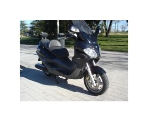 PIAGGIO X9 500