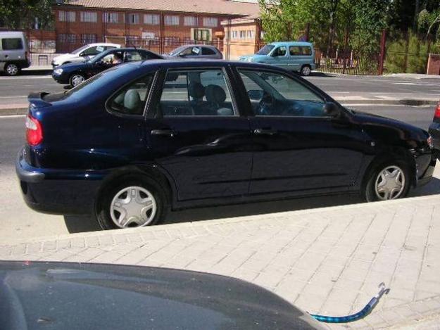 Venta de Seat Cordoba 14i '00 en Madrid