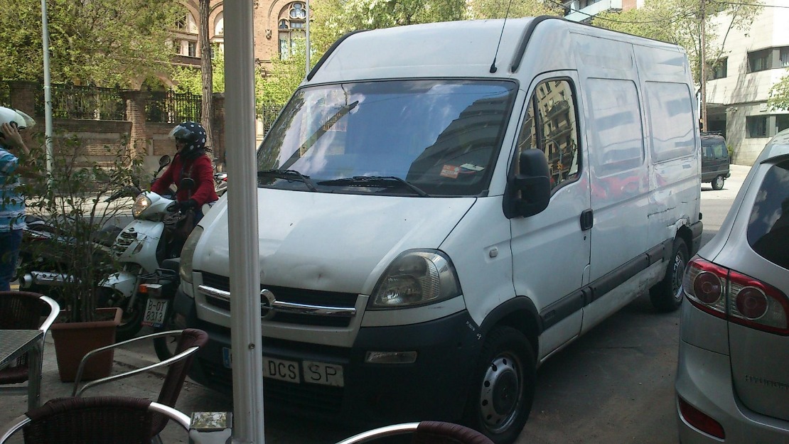 se vende Opel Movano 2004