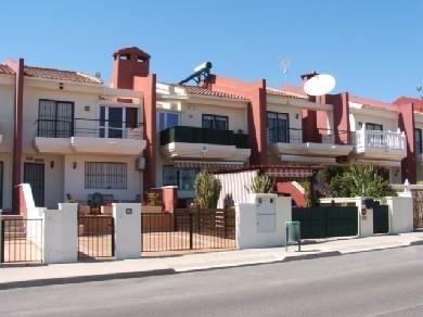 Adosado con 2 dormitorios se vende en Guardamar del Segura, Costa Blanca