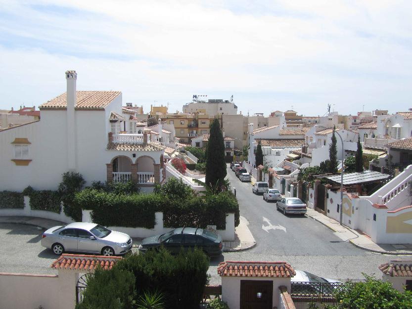 Magnífico chalet adosado en el centro de la Cala del Moral andando a la playa.