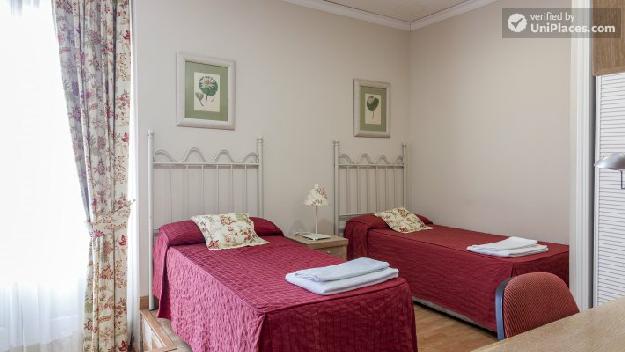 Rooms available - Ensuite bedrooms in residence in central Alonso Martínez
