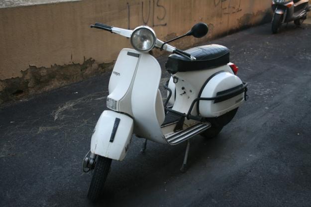 VESPA P200E UNA JOYA