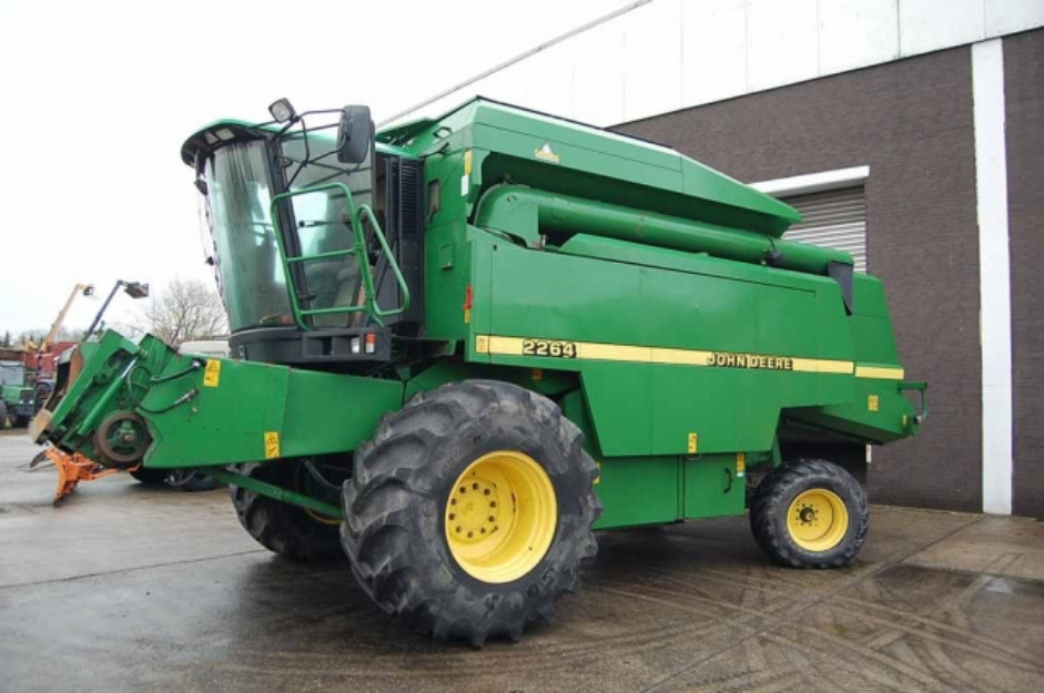 John Deere 2264