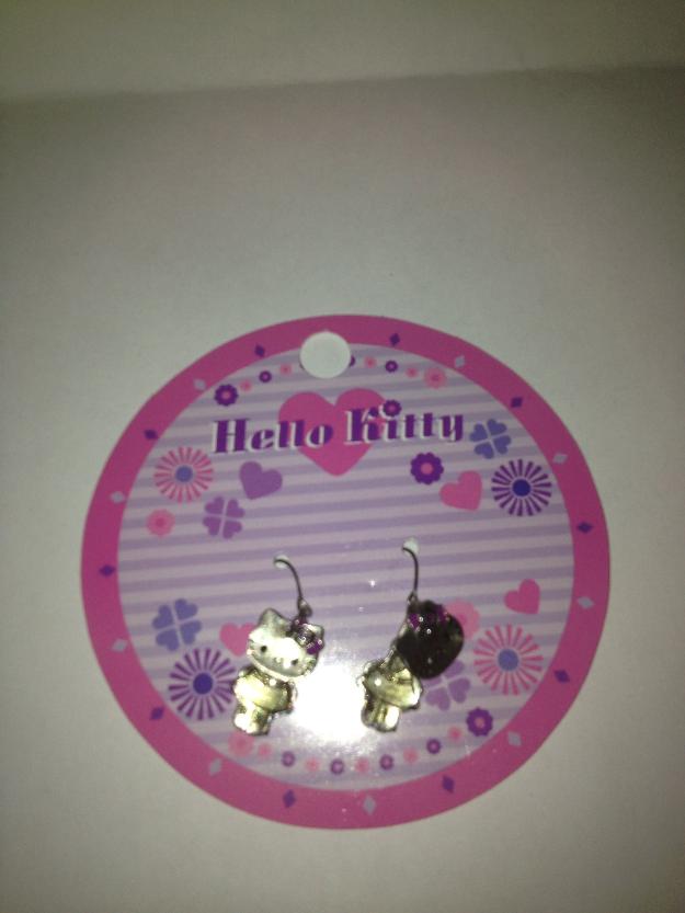 Pendientes de Hello Kitty