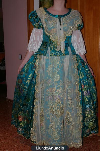 Alquilo traje fallera S. XVIII