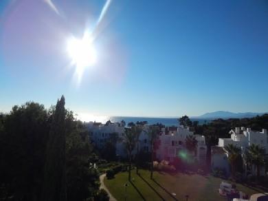 Apartamento con 3 dormitorios se vende en Marbella, Costa del Sol